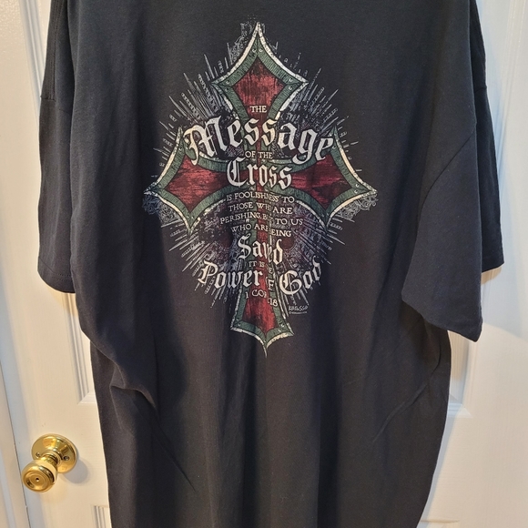 Message at the cross t shirt - Picture 2 of 3